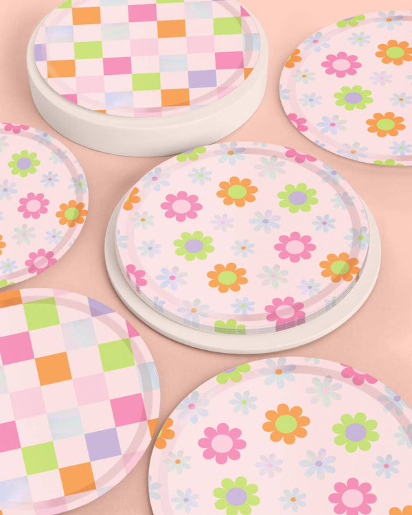 Groovy Checker Flower Dinner Plates, 24pk