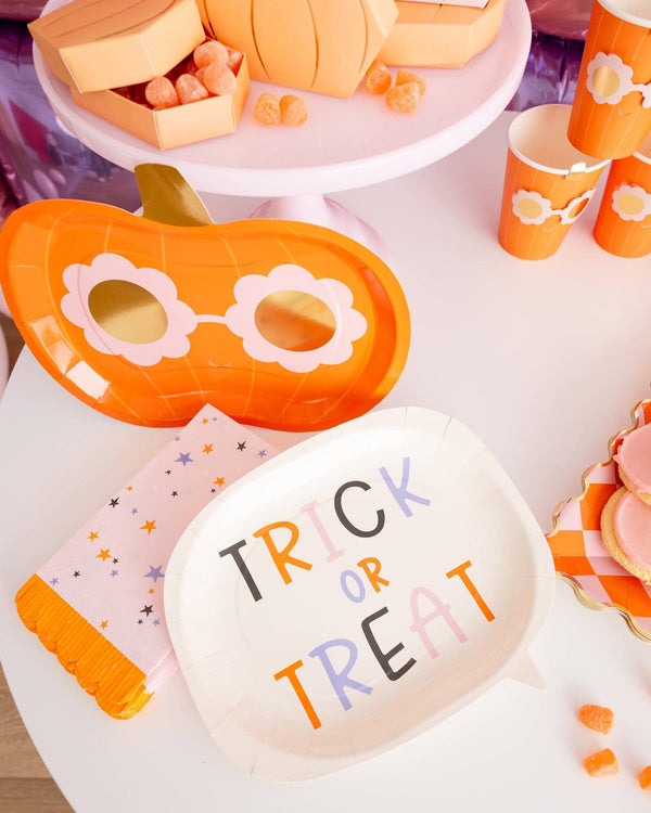 Trick or Treat Word Bubble Shaped Paper Plate, 8pk