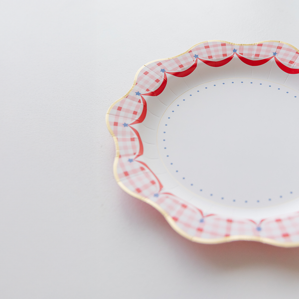 Red Gingham Patriotic Dinner Plates, 8pk