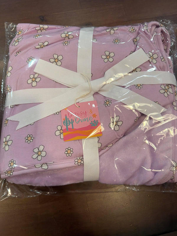 D&D Ditzy Daisies Mini Blanket