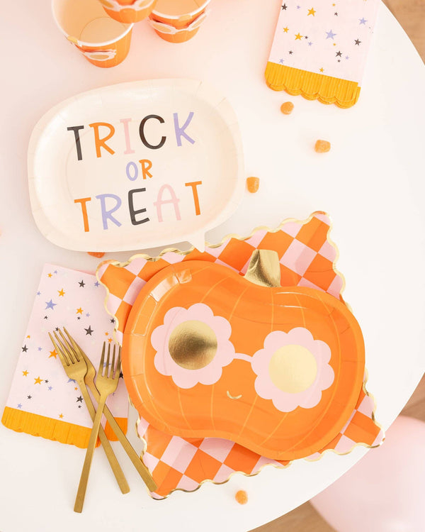 Groovy Pumpkin Shaped Paper Plate, 8pk